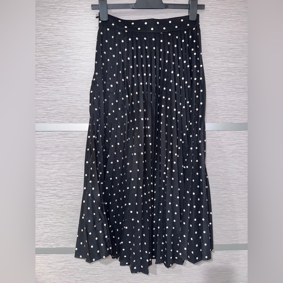 Stradivarius Polka Dot Pleated Skirt in Size S - Picture 4 of 8